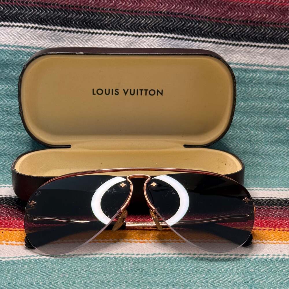 Louis Vuitton Petit Soupcon Aviator Sunglasses with Hard Case
